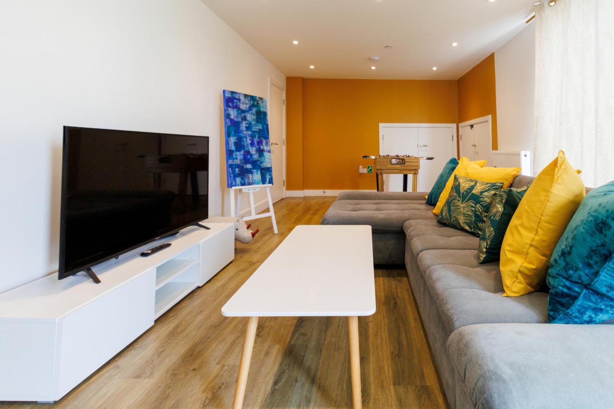 City Centre, Sleeps 7, Stunning Views & Parking, Interconnected Rooms Long Stay Work Contractor Leisure, Diamond Penthouse CBG Eksteriør billede