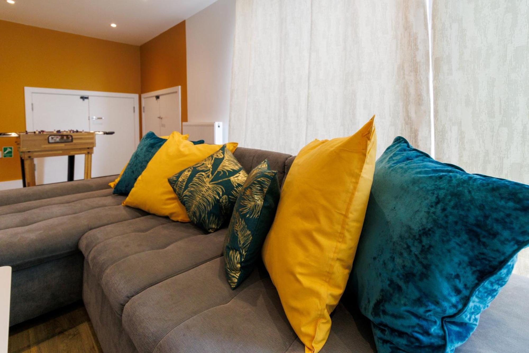 City Centre, Sleeps 7, Stunning Views & Parking, Interconnected Rooms Long Stay Work Contractor Leisure, Diamond Penthouse CBG Eksteriør billede