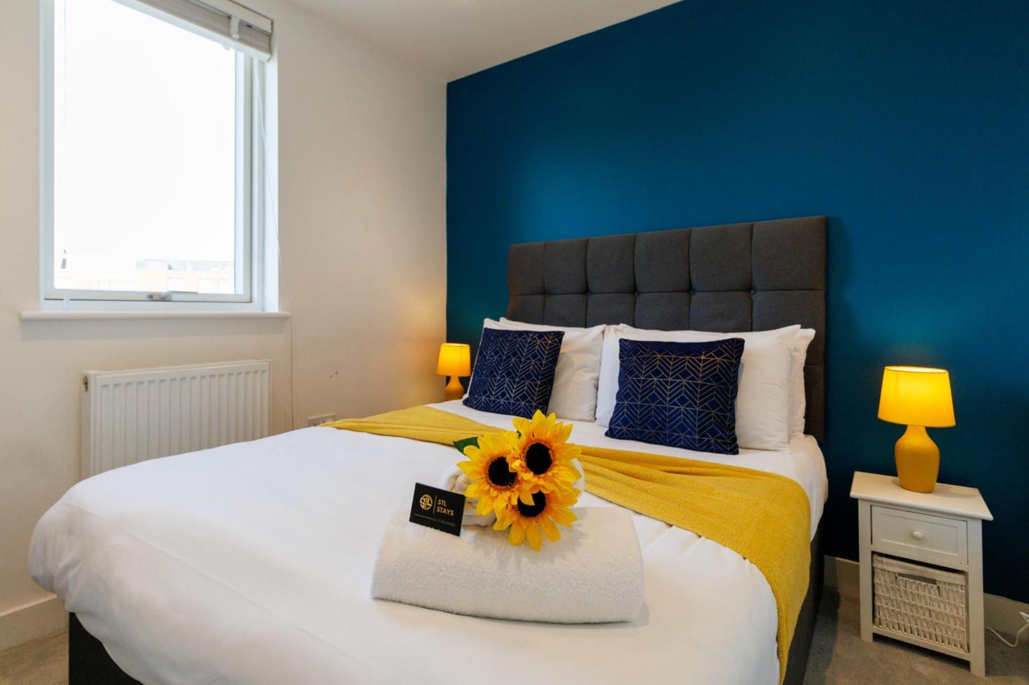 City Centre, Sleeps 7, Stunning Views & Parking, Interconnected Rooms Long Stay Work Contractor Leisure, Diamond Penthouse CBG Eksteriør billede