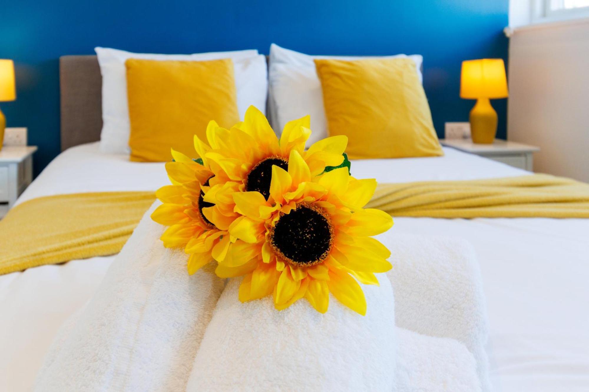 City Centre, Sleeps 7, Stunning Views & Parking, Interconnected Rooms Long Stay Work Contractor Leisure, Diamond Penthouse CBG Eksteriør billede