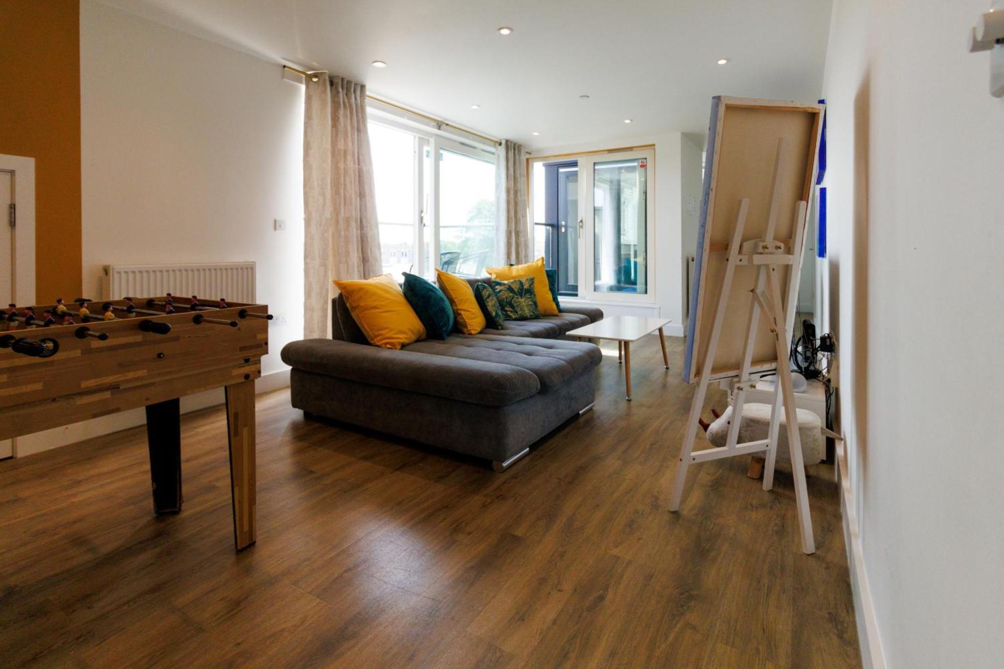 City Centre, Sleeps 7, Stunning Views & Parking, Interconnected Rooms Long Stay Work Contractor Leisure, Diamond Penthouse CBG Eksteriør billede