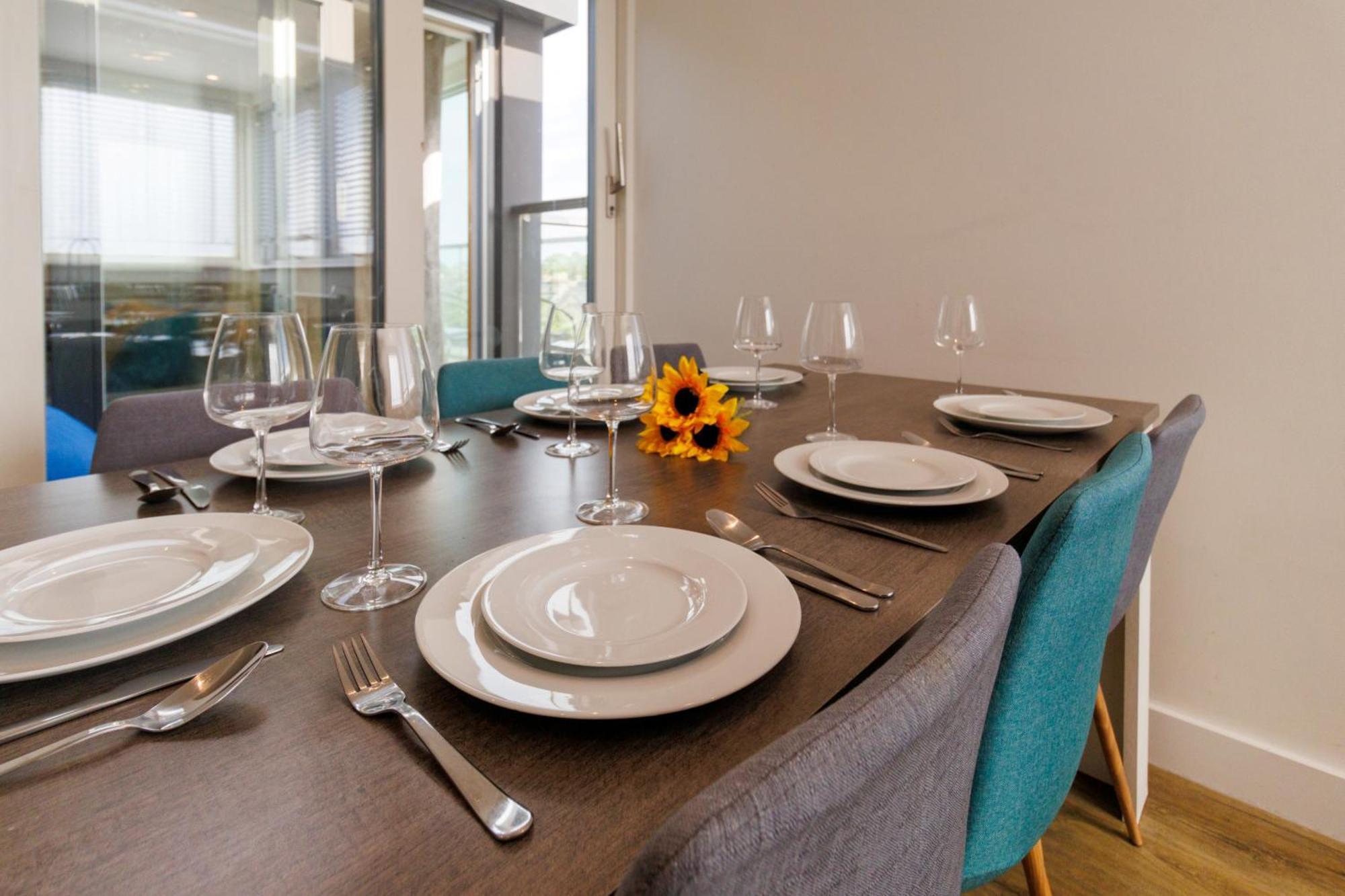 City Centre, Sleeps 7, Stunning Views & Parking, Interconnected Rooms Long Stay Work Contractor Leisure, Diamond Penthouse CBG Eksteriør billede