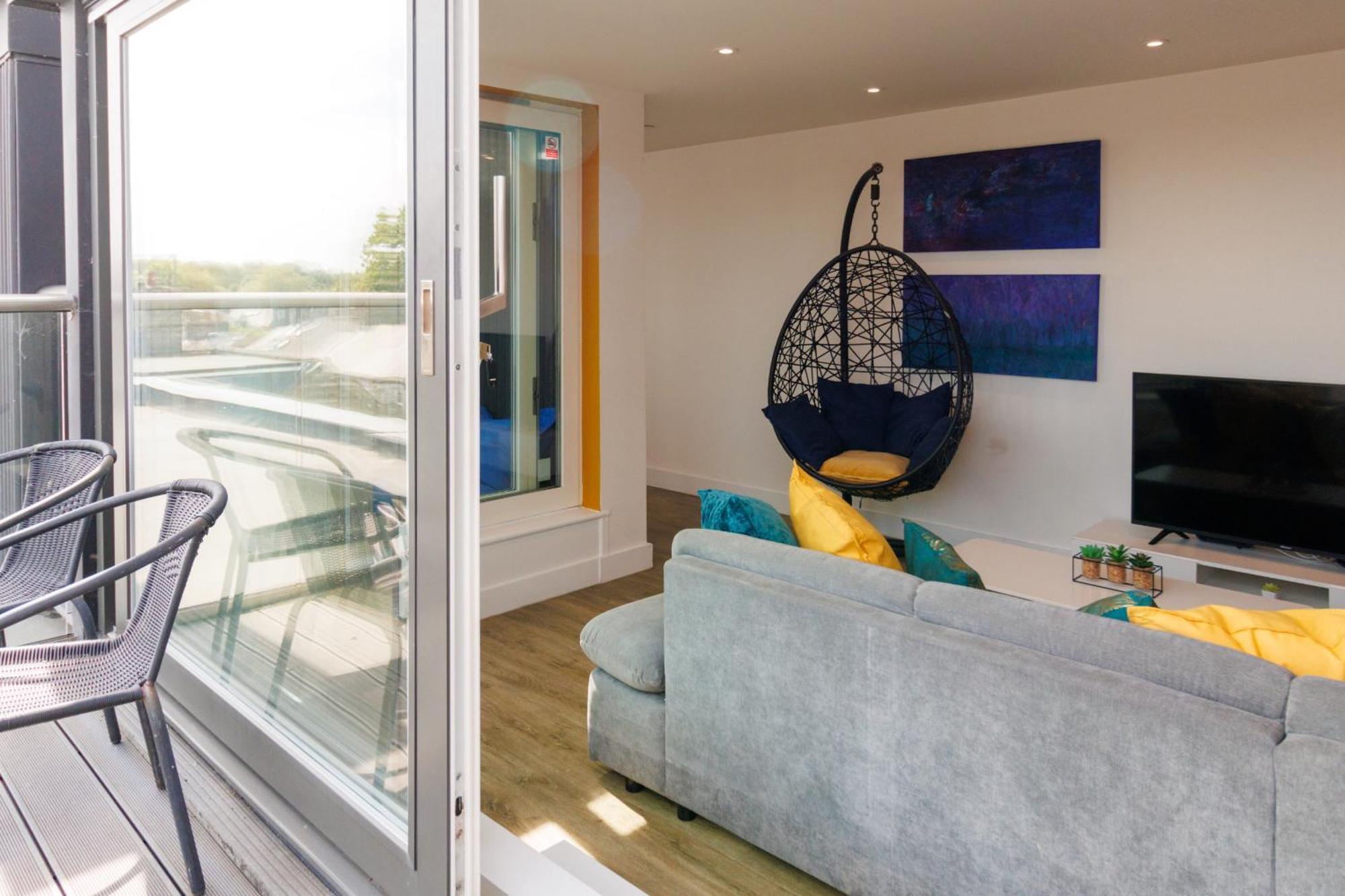 City Centre, Sleeps 7, Stunning Views & Parking, Interconnected Rooms Long Stay Work Contractor Leisure, Diamond Penthouse CBG Eksteriør billede