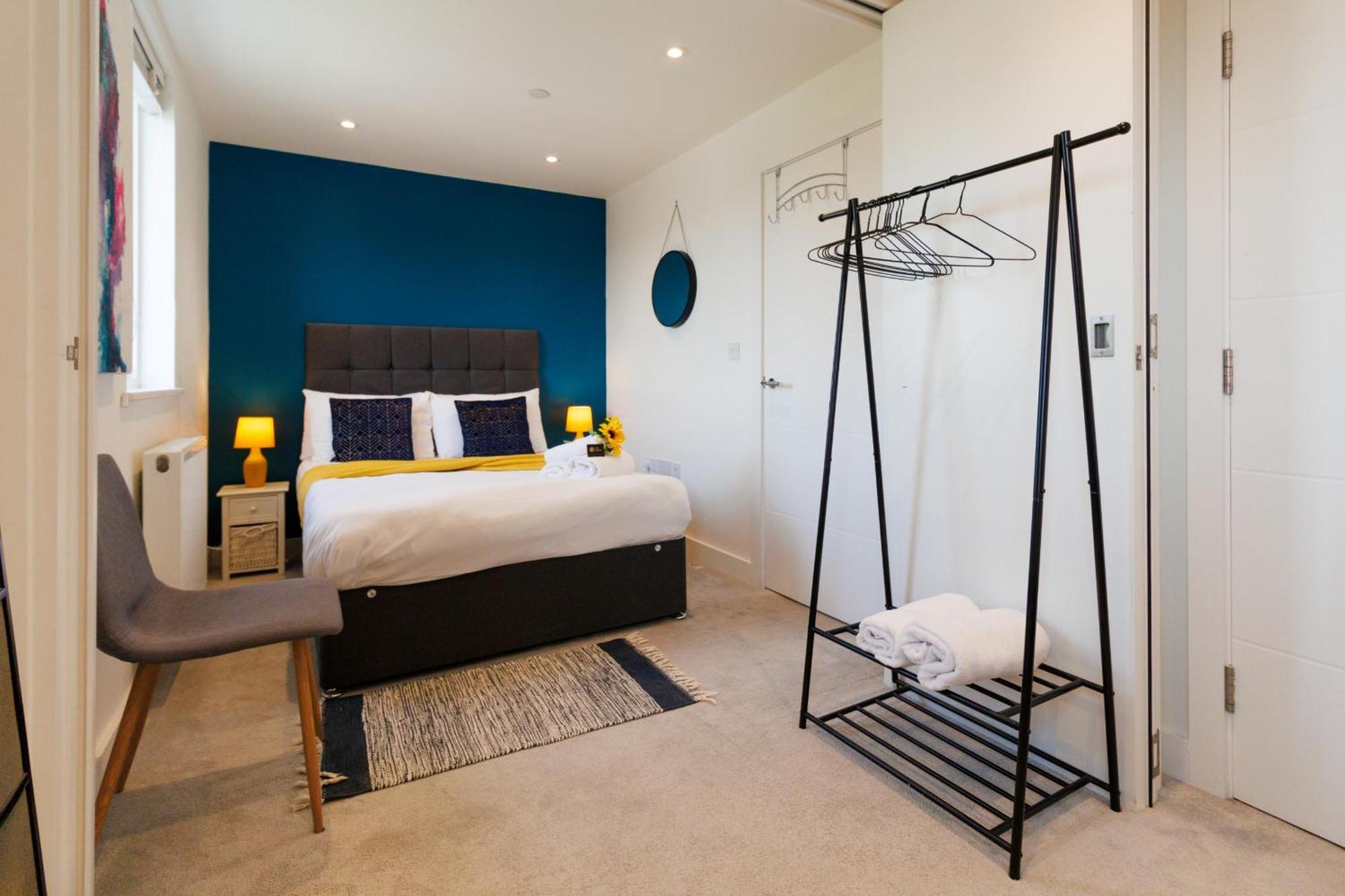 City Centre, Sleeps 7, Stunning Views & Parking, Interconnected Rooms Long Stay Work Contractor Leisure, Diamond Penthouse CBG Eksteriør billede